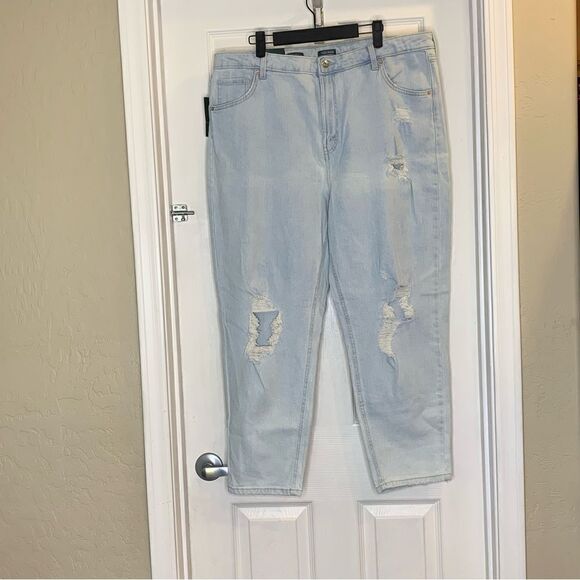 Wild Fable Highest Rise Mom Jeans Distressed Light Wash Size 18 - Picture 1 of 11